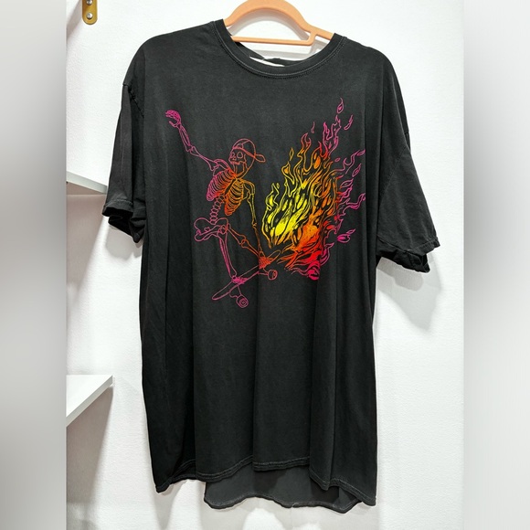 Black Project Social T x Urban Outfitters Tshirt - Picture 1 of 4